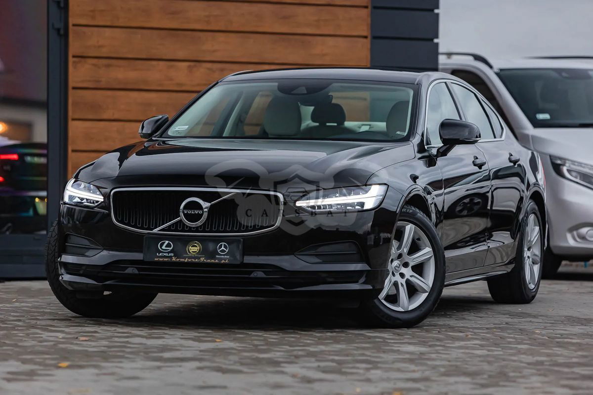 Volvo S90 D4 Momentum 2018
