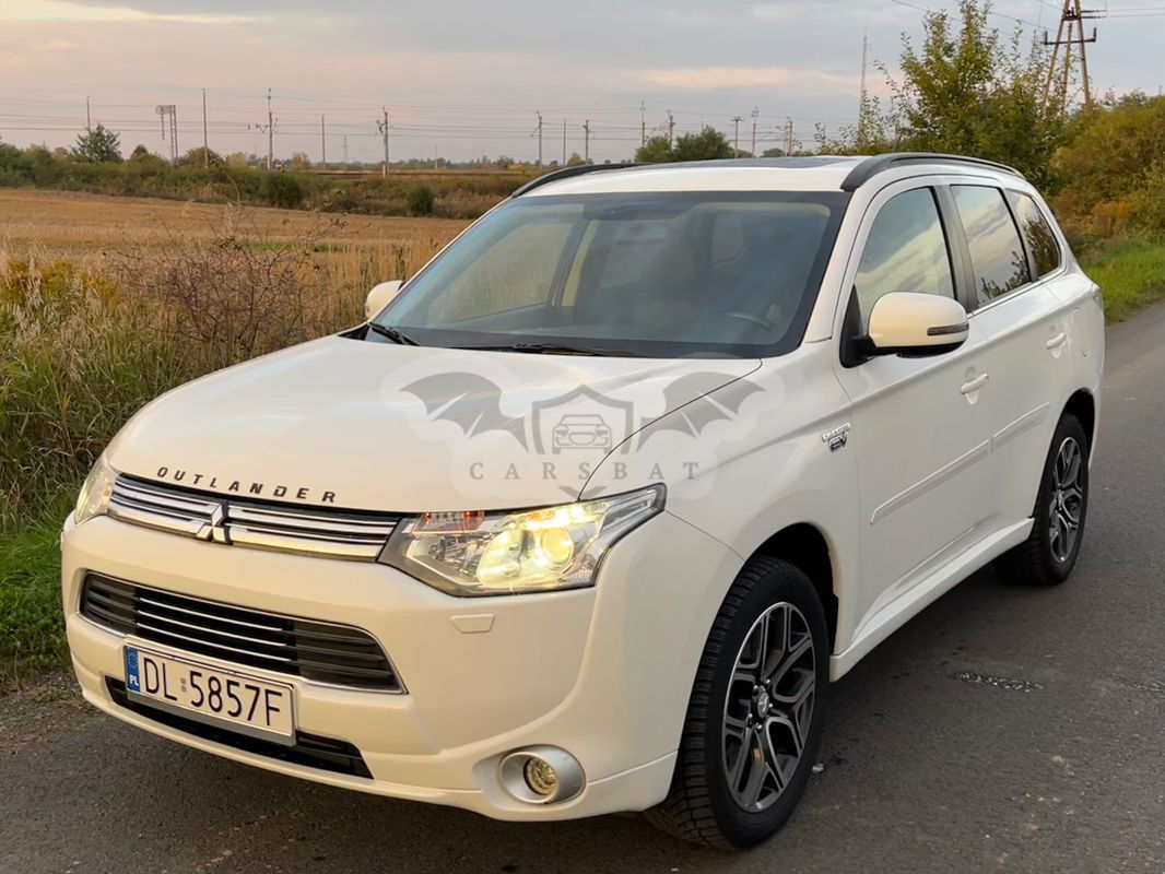 Mitsubishi Outlander III PHEV Instyle NAVI 2014