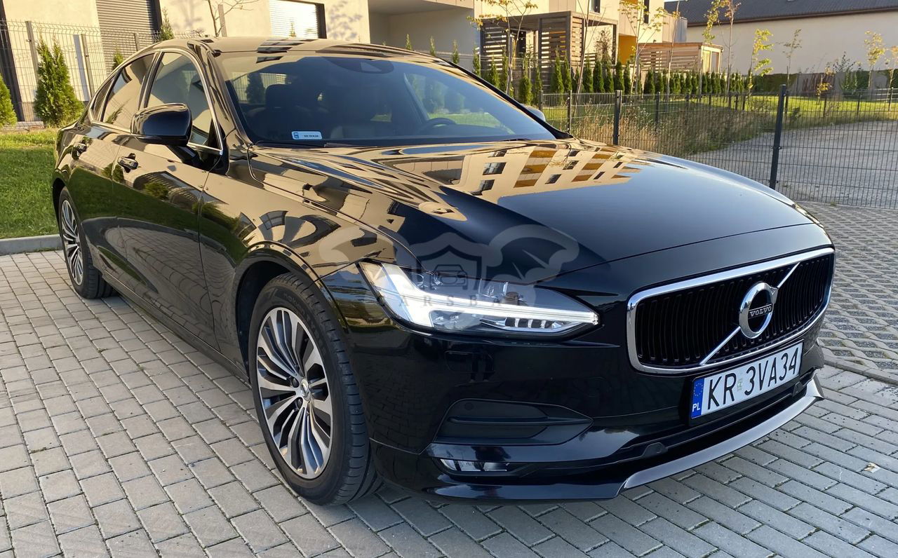 Volvo S90 D4 Geartronic Momentum 2019