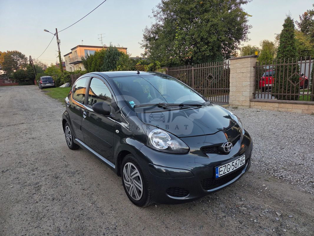 Toyota Aygo I Connect 2011