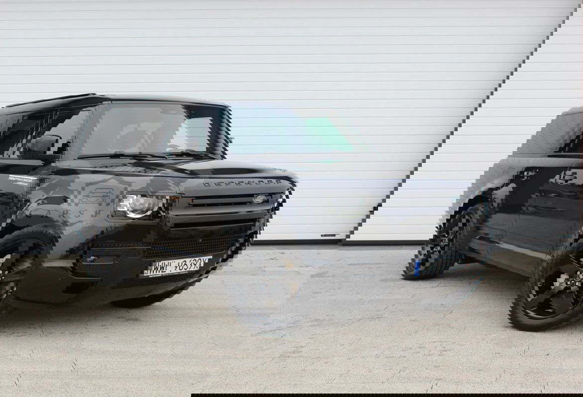 Land Rover Defender 2025