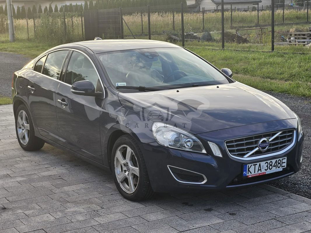 Volvo S60 II D5 AWD Summum 2010