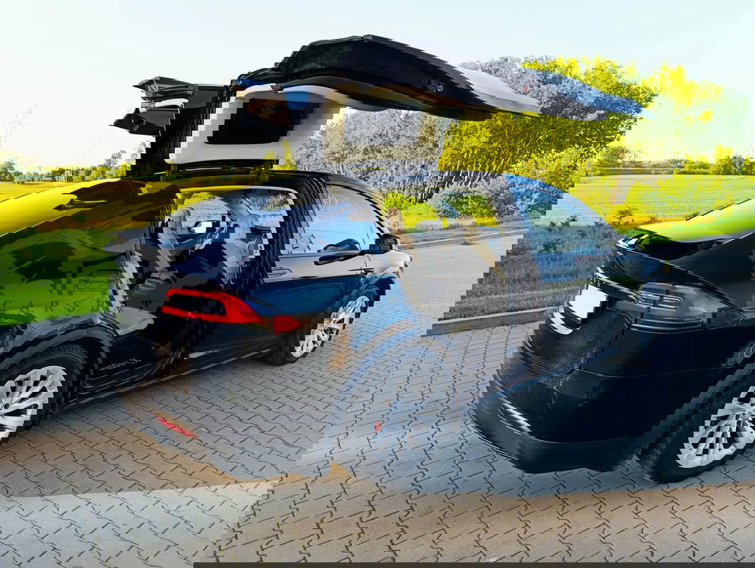 Tesla Model X Performance 2016