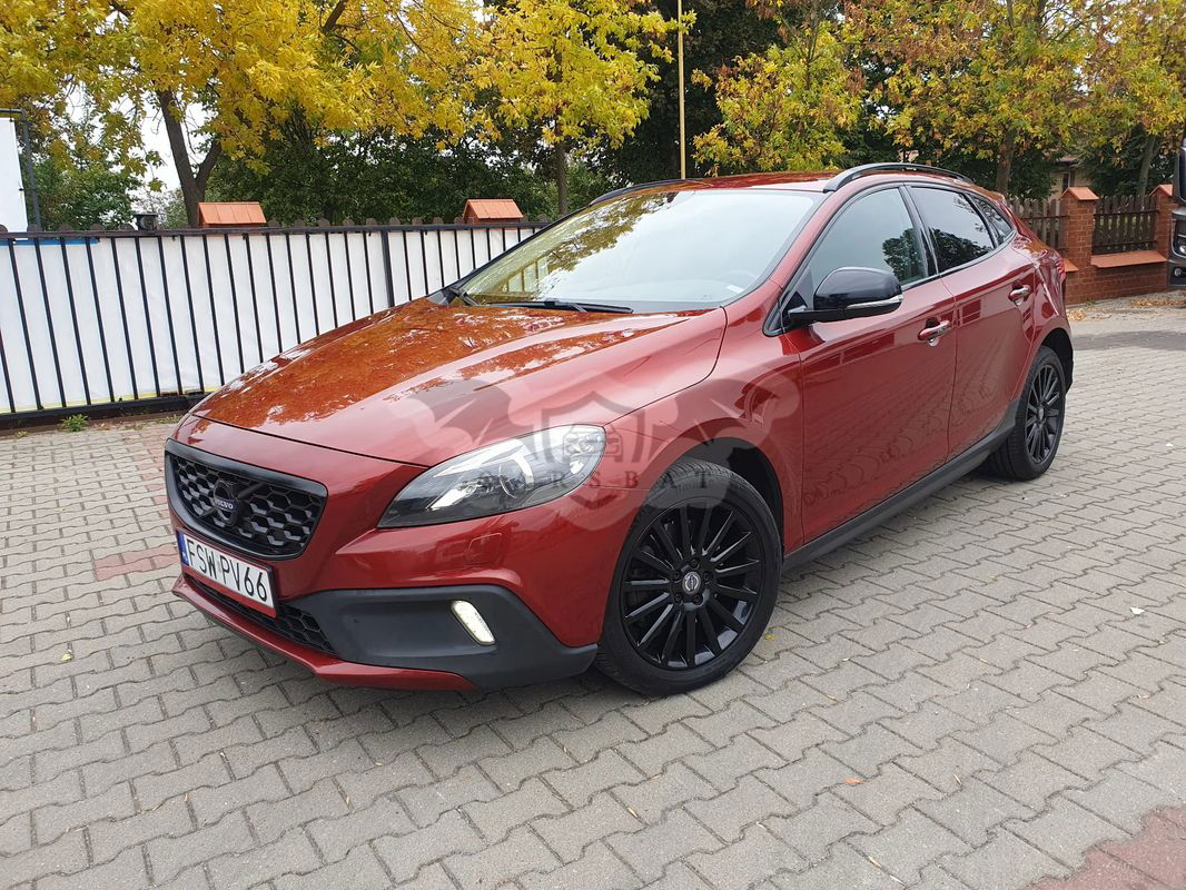 Volvo V40 II D3 Drive-E SCR R-Design Momentum 2015