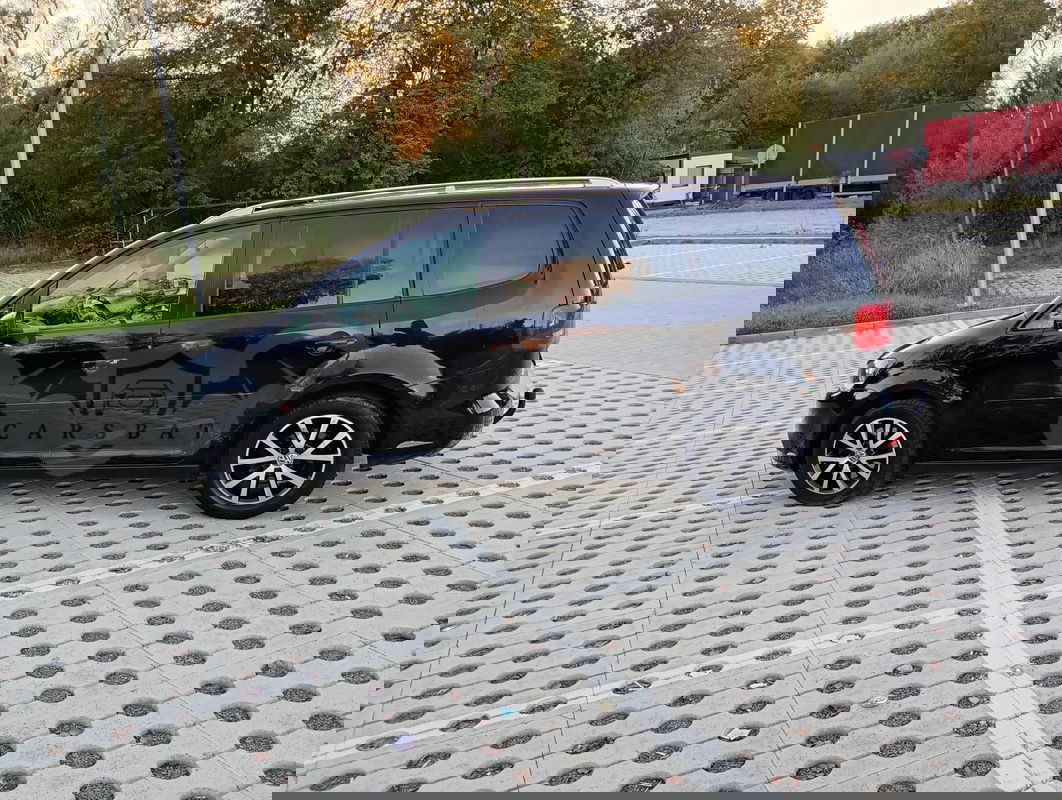 Volkswagen Touran II 2011