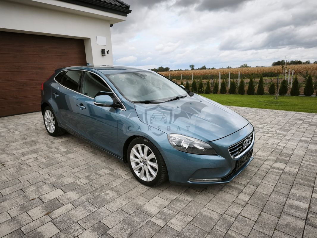 Volvo V40 II D2 Momentum 2013