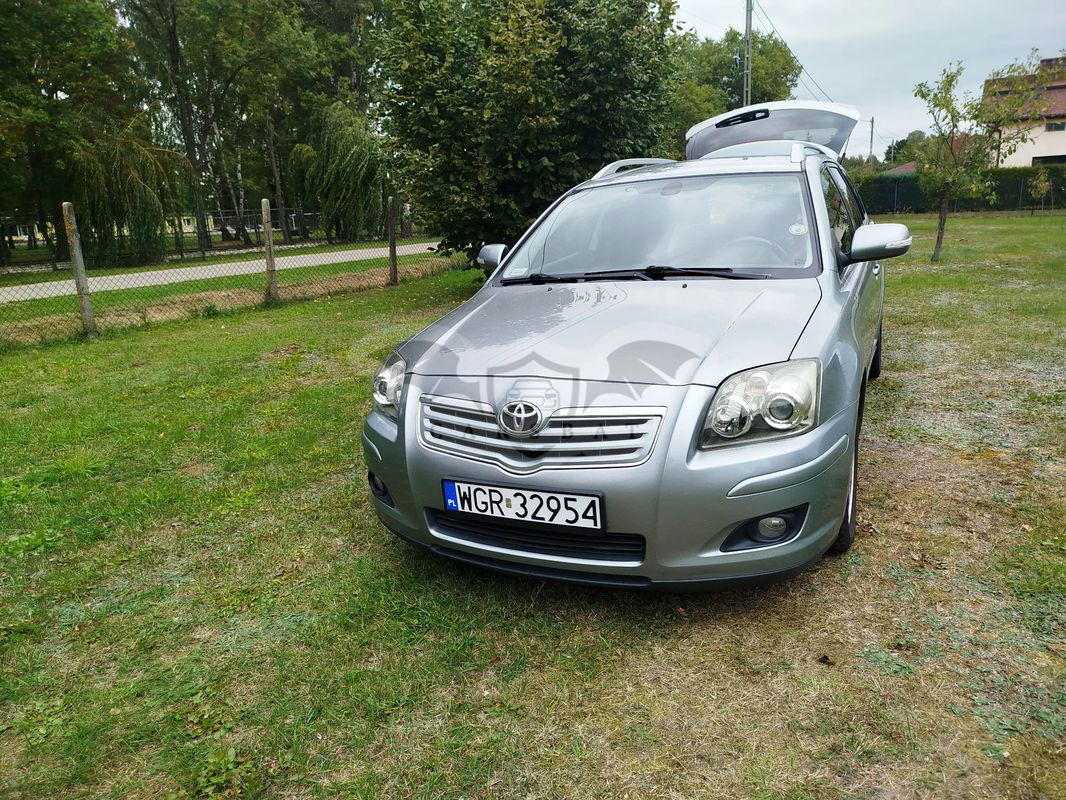 Toyota Avensis II 1.8 VVT-i Luna 2007