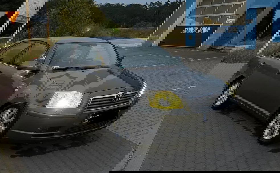 Toyota Avensis II 2004