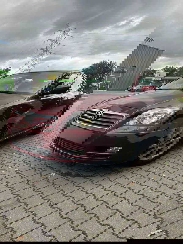 Toyota Avensis II 2.0 D-4D Sol 2004
