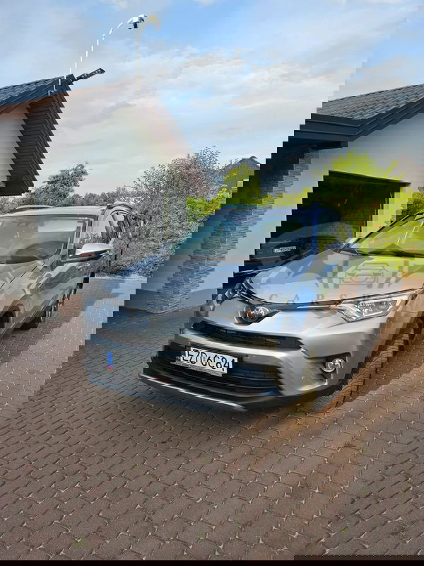 Toyota Rav4 IV Hybrid Premium 4x4 2017
