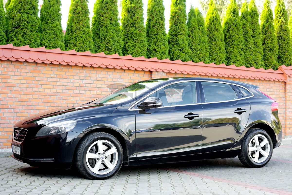 Volvo V40 II D4 Drive-E R-Design Momentum 2014