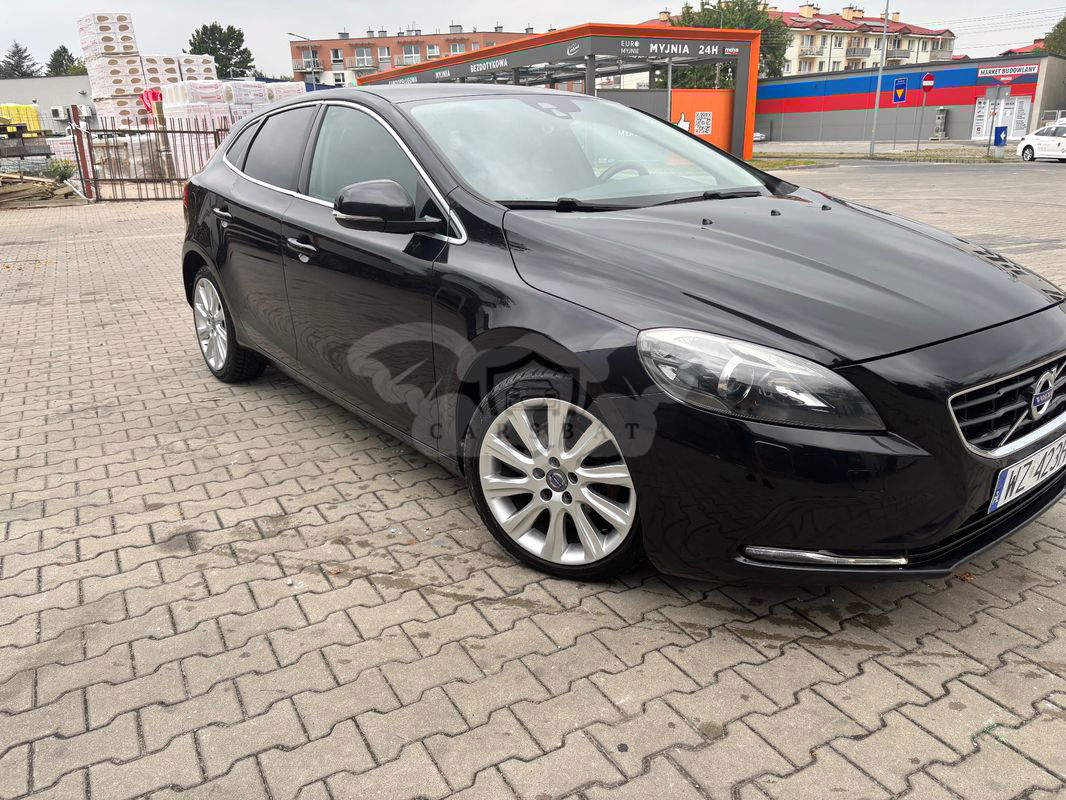 Volvo V40 II D2 Momentum 2012