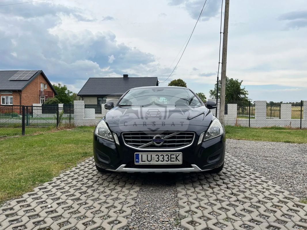 Volvo V60 I D4 R-Design 2013