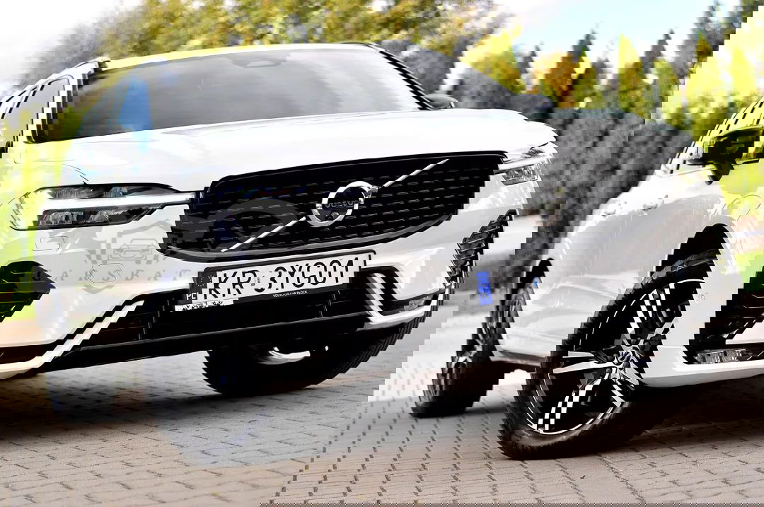 Volvo XC60 II B4 D AWD R-Design 2022