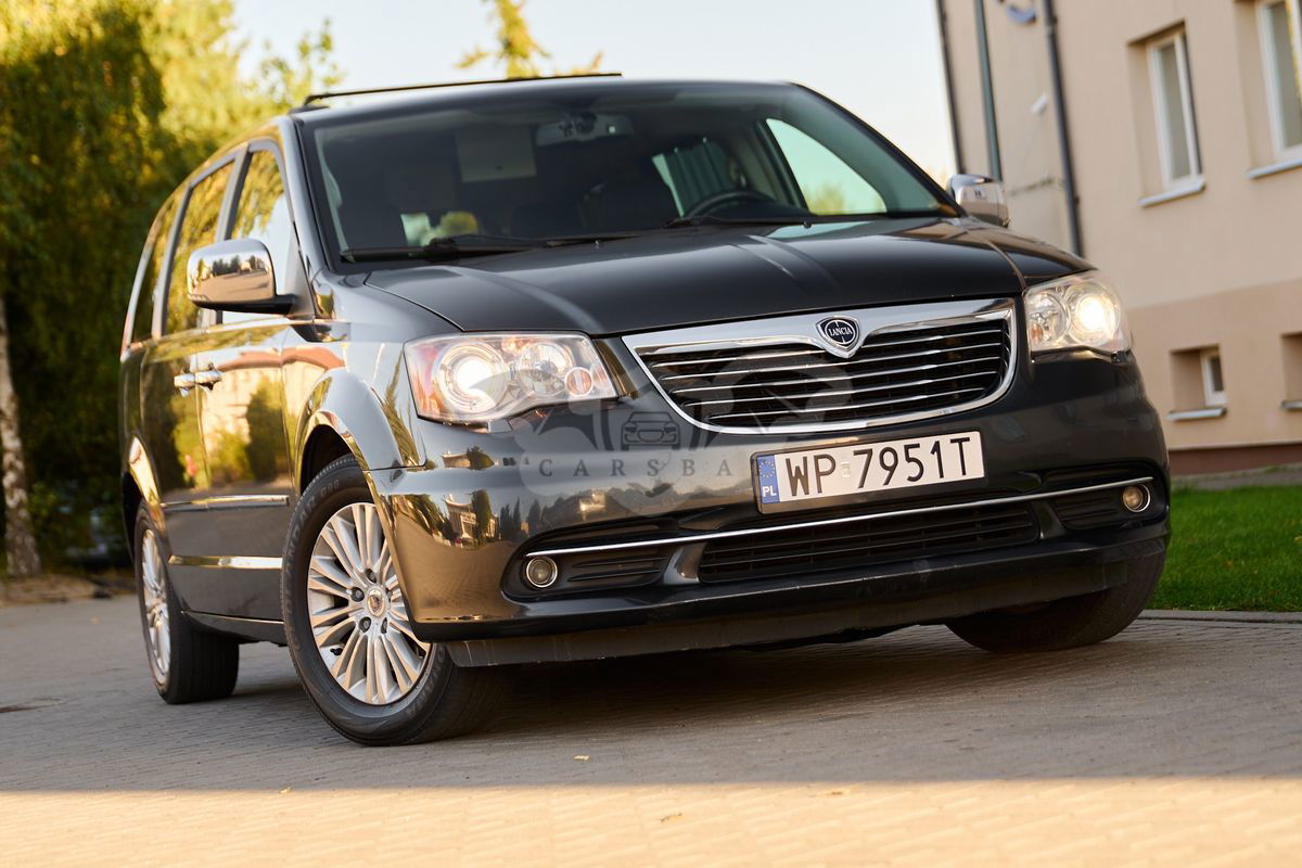 Lancia Voyager 2012