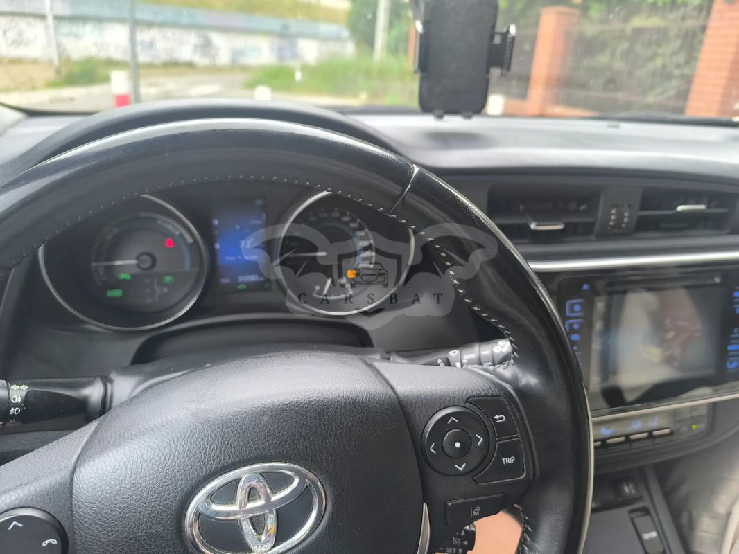 Toyota Auris II 1.8 HSD Prestige 2015