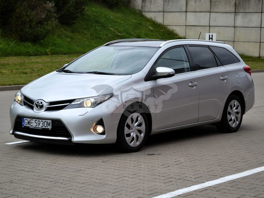Toyota Auris II 2.0 D-4D Premium 2013