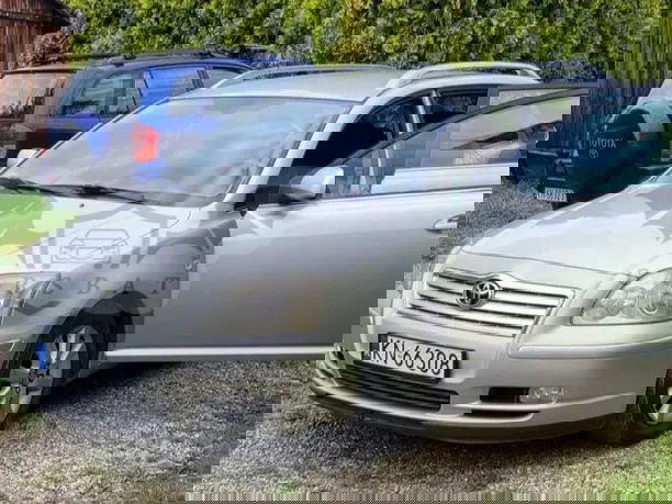 Toyota Avensis II 2004