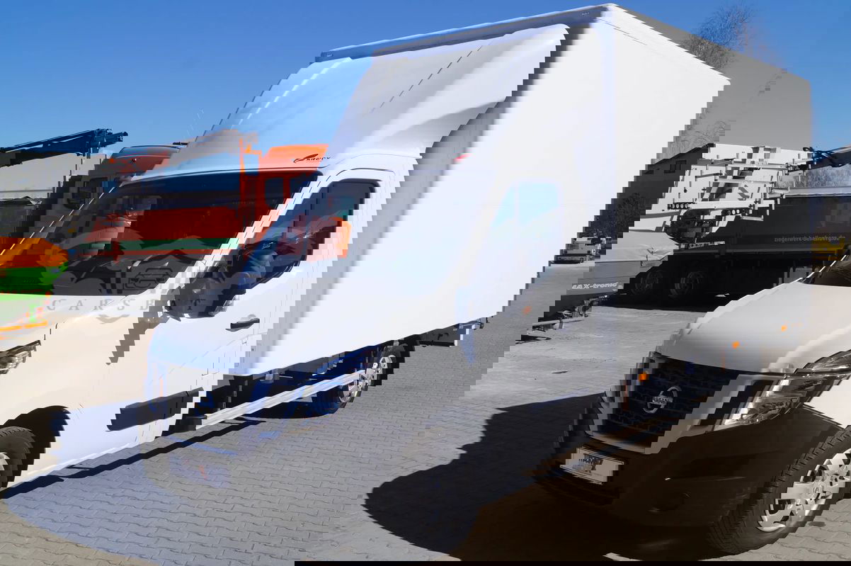 Nissan NV400 2018