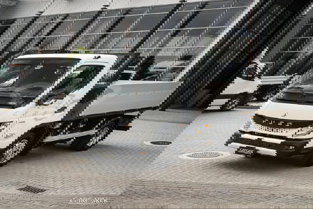 Mitsubishi Fuso Canter 2023