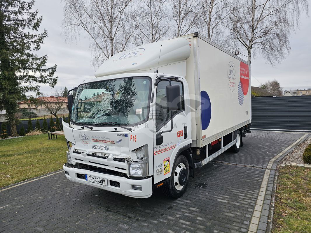 Isuzu NPR 2011