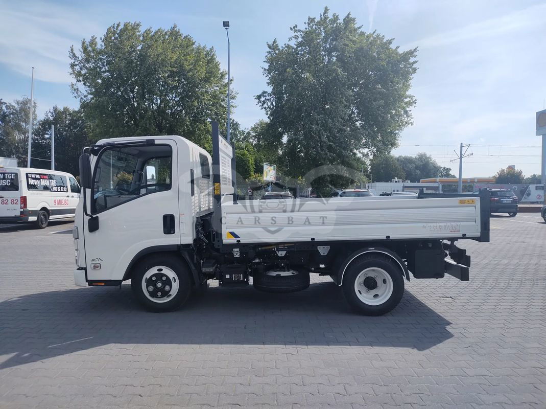Isuzu M21 2024