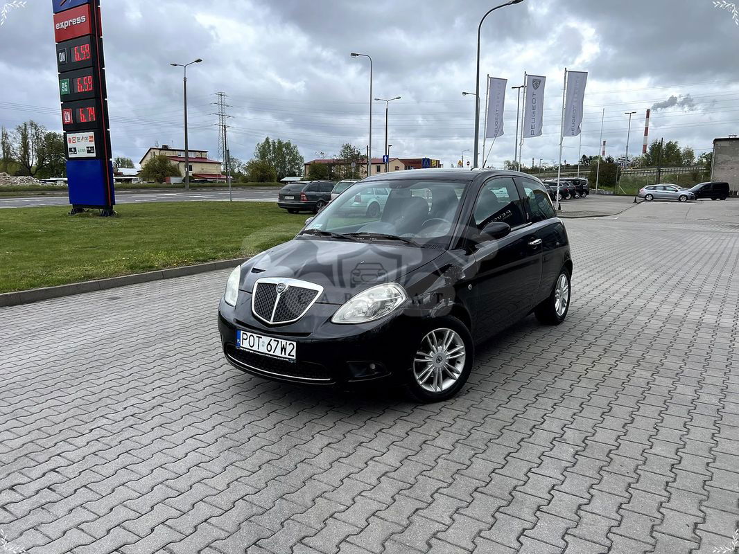 Lancia Ypsilon 1.4 8V Argento (4 os.) 2008
