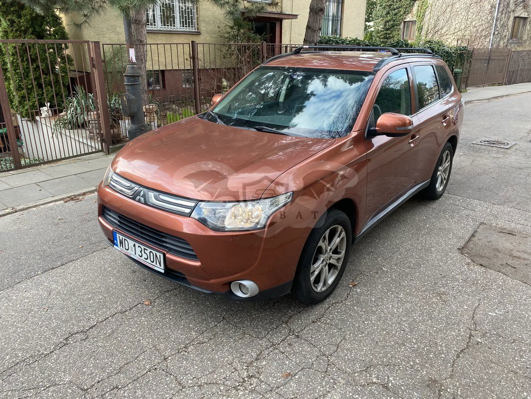 Mitsubishi Outlander III 2.2 DI-D 2WD Invite 2014