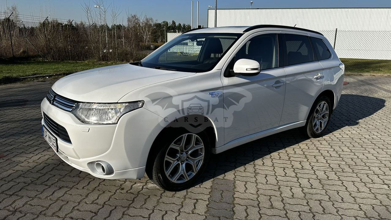 Mitsubishi Outlander III 2.0 4WD Plug-In Hybrid Plus 2013