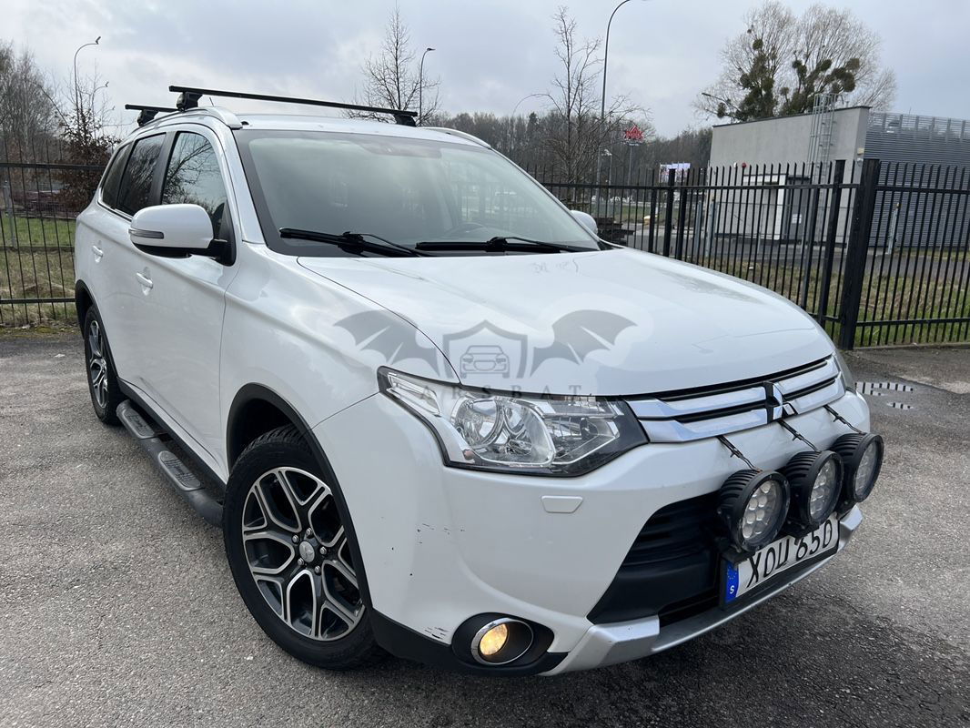 Mitsubishi Outlander III 2.2 DI-D 4WD Automatik Plus 2014
