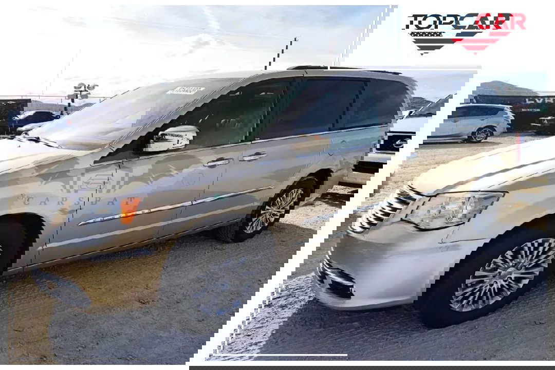 Chrysler Town & Country V 2013
