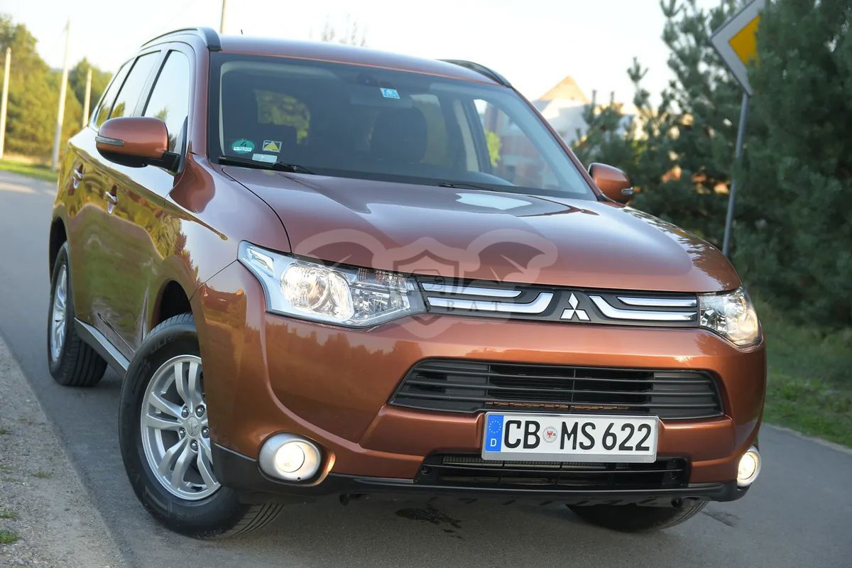 Mitsubishi Outlander III 2.0 2WD Diamant Edition 2013