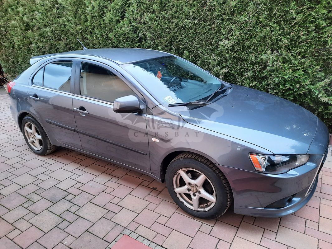 Mitsubishi Lancer VIII 1.5 Invite 2010