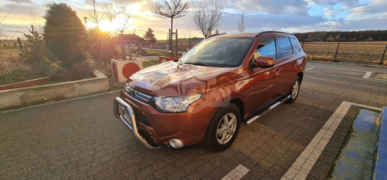 Mitsubishi Outlander III 2.0 Intense + 2013