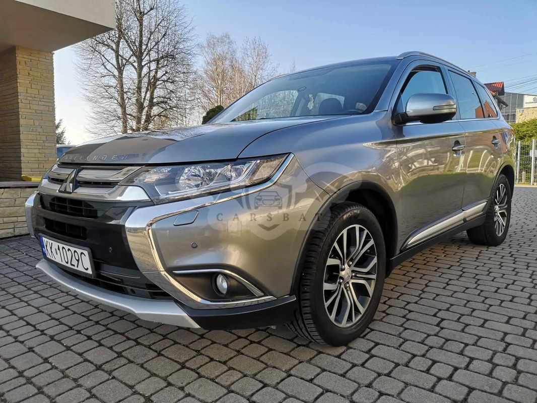 Mitsubishi Outlander III 2.2 DID Intense + 4WD 2016