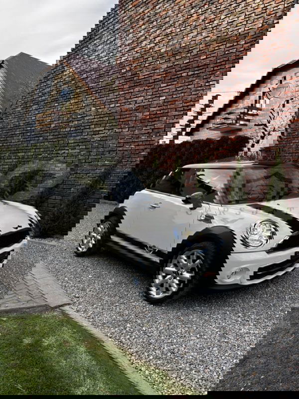Mini Cooper Standard 2012