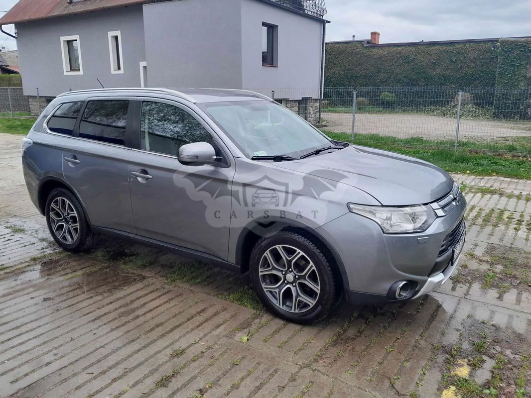 Mitsubishi Outlander III 2.2 DID Intense 2014