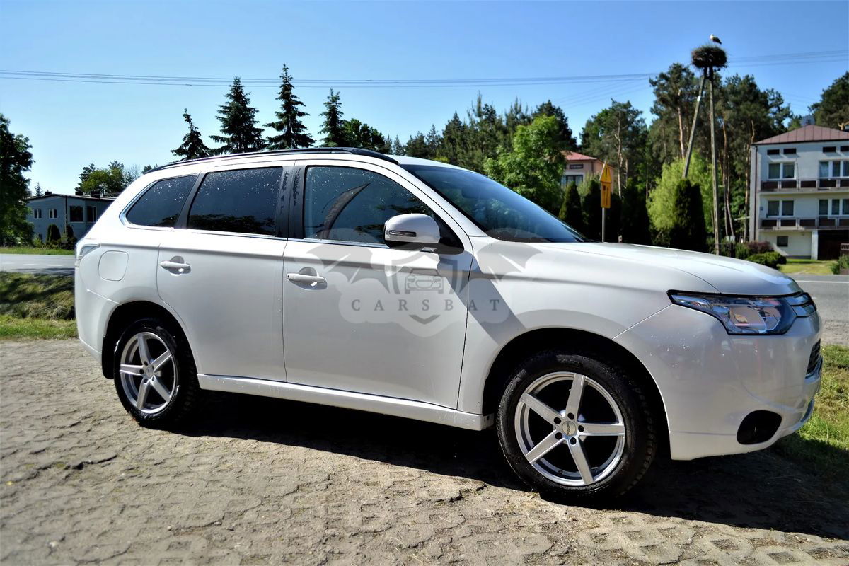 Mitsubishi Outlander III 2.0 4WD Plug-In Hybrid Top 2013