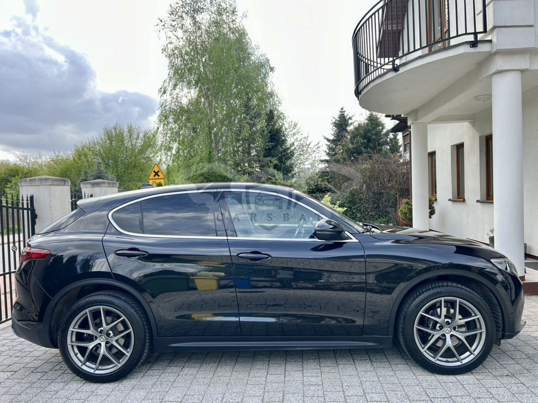 Alfa Romeo Stelvio 2.0 Turbo 16V AT8-Q4 First Edition 2017