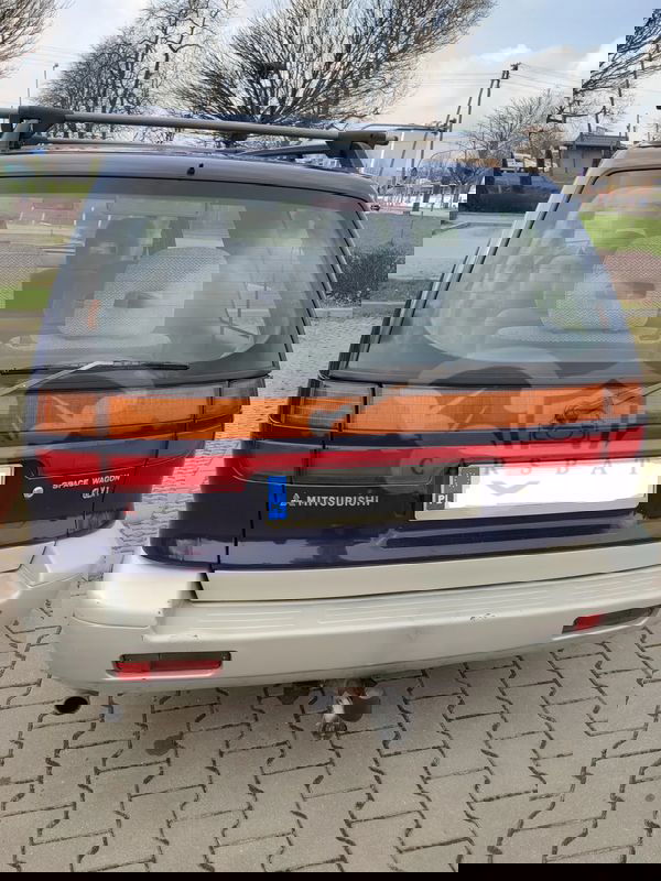 Mitsubishi Space Wagon 2000 GLXi 1997