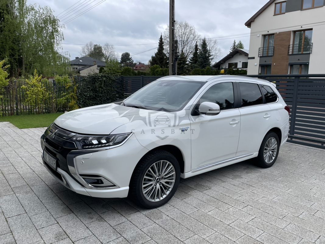 Mitsubishi Outlander III 2.4 4WD Plug-In Hybrid Plus 2021