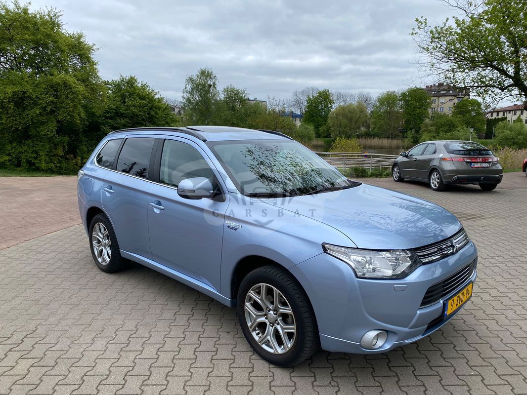 Mitsubishi Outlander III PHEV Instyle NAVI + 2013