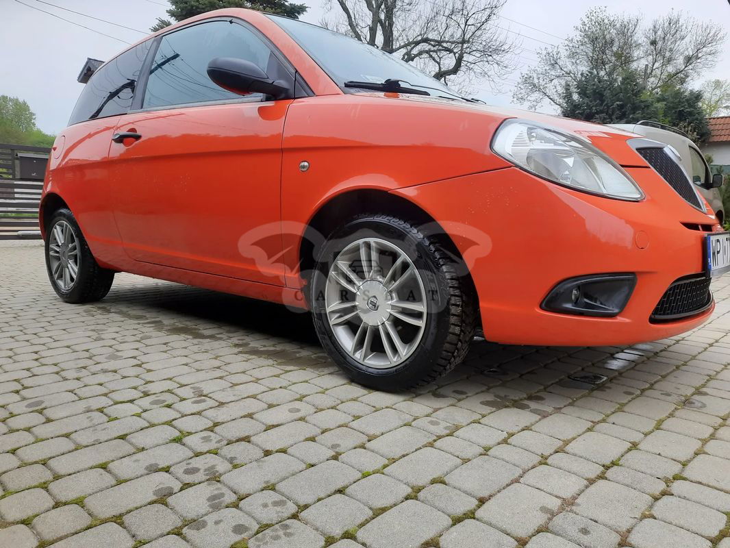 Lancia Ypsilon 1.2 8V Argento (4 os.) 2009