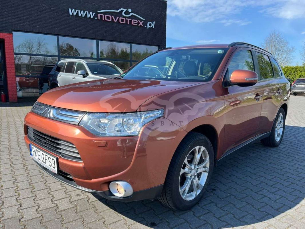 Mitsubishi Outlander III 2.2 DI-D 4WD Automatik Intense 2013