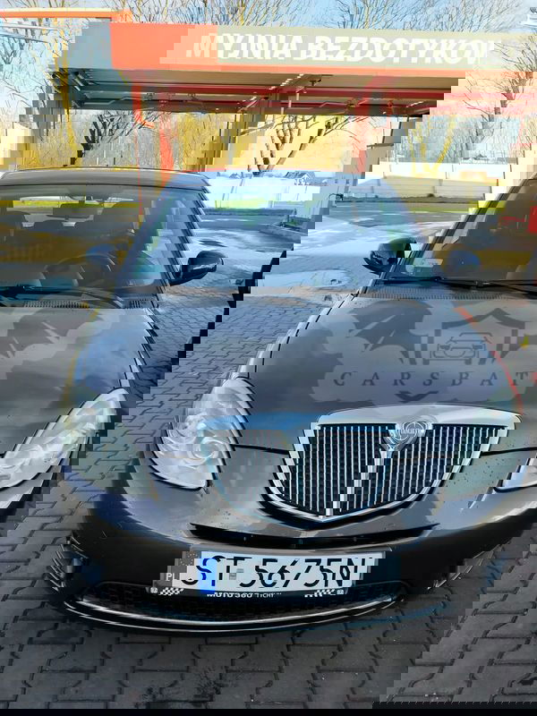 Lancia Ypsilon 1.2 8V Black&Red S&S 2011