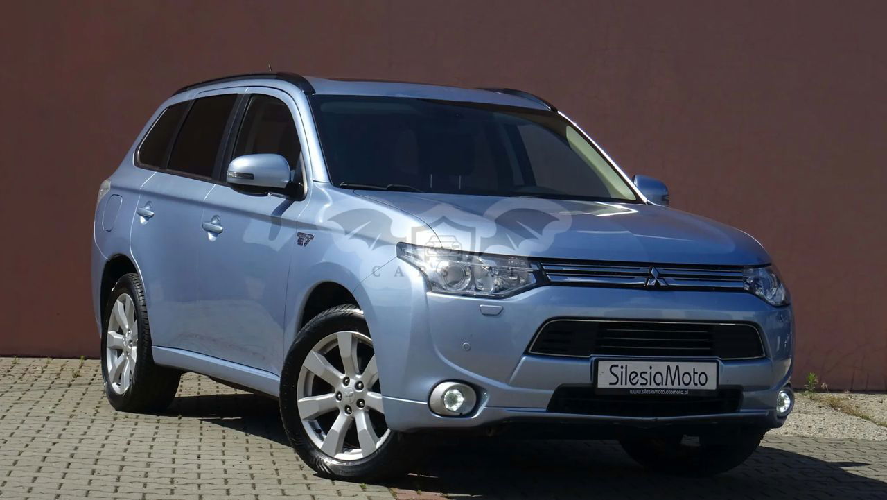 Mitsubishi Outlander III 2013