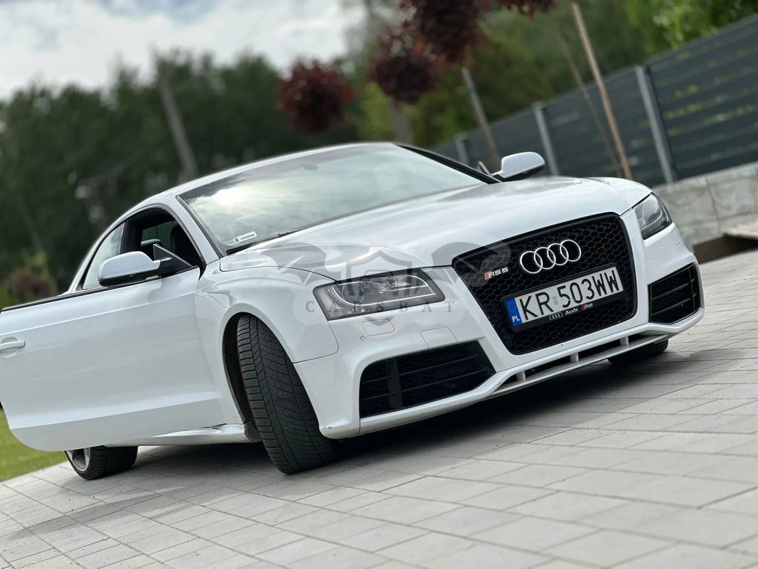 Audi RS5 Standard 2010