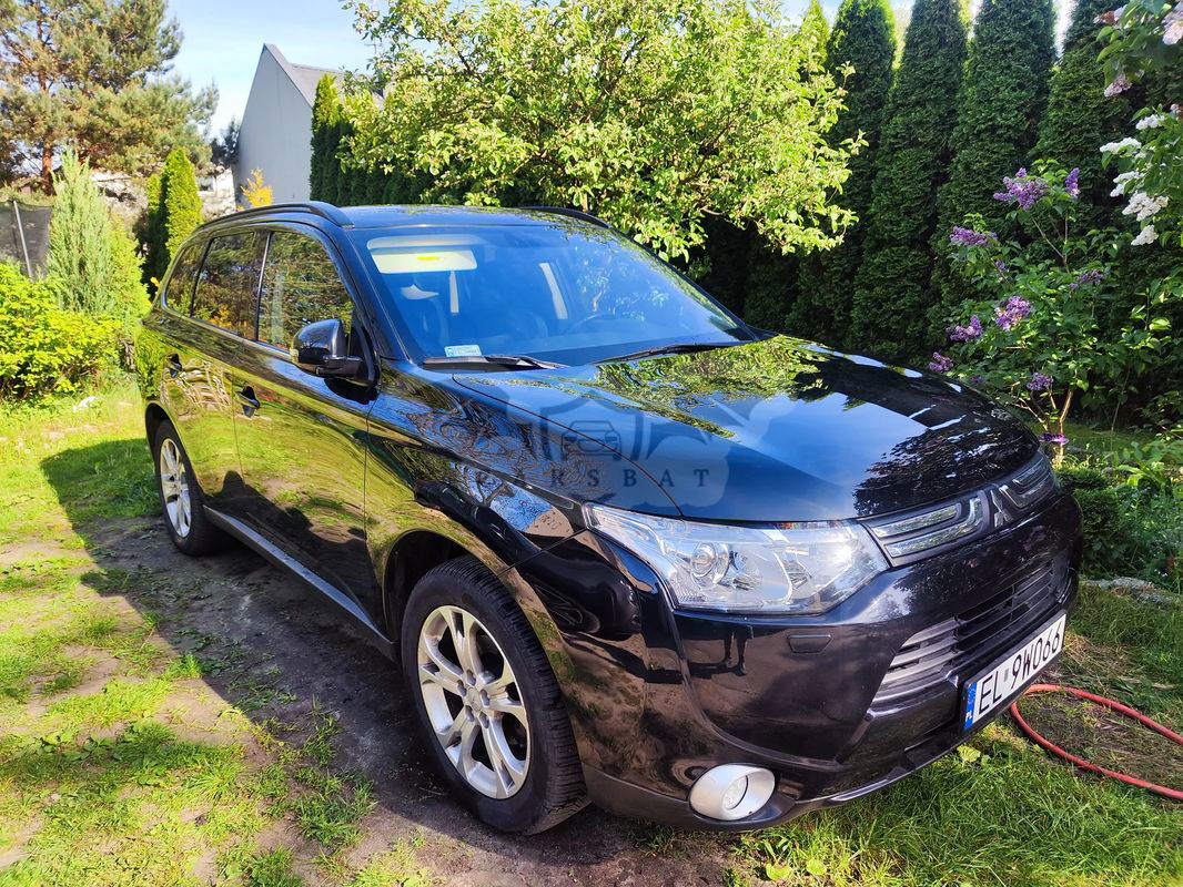 Mitsubishi Outlander III 2.2 DI-D 4WD Automatik Instyle 2013