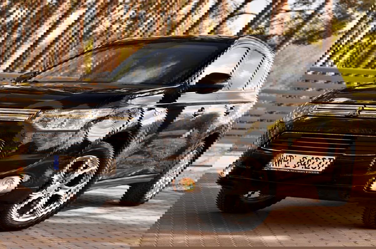 Mitsubishi Outlander III 2.0 4WD Plug-In Hybrid Plus 2013