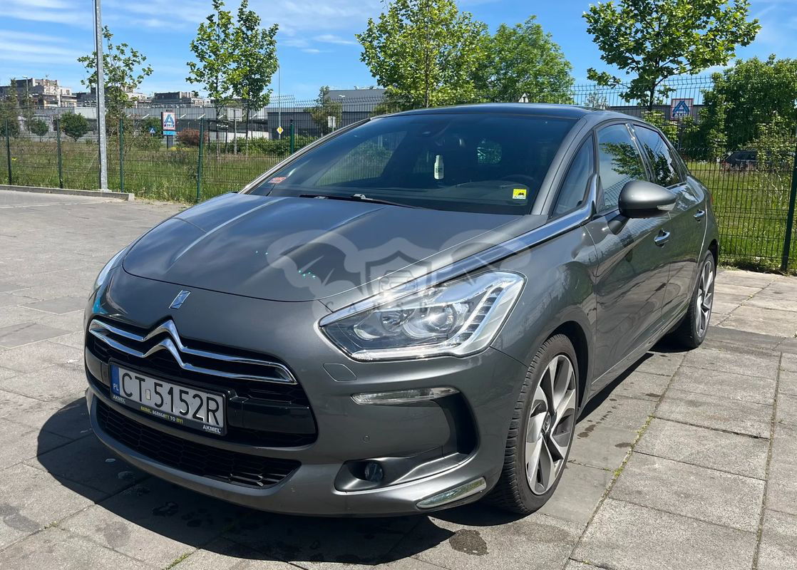 DS DS5 2012